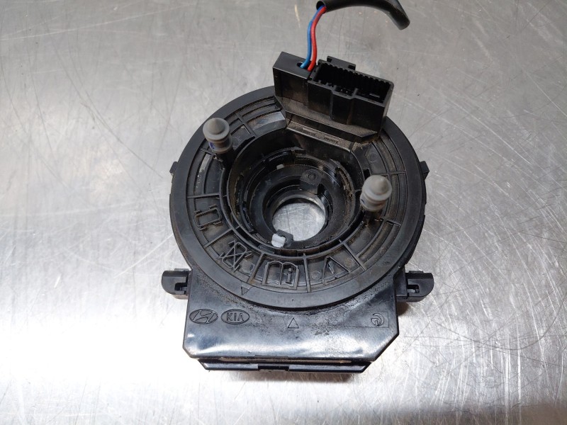 Recambio de anillo airbag para kia stonic (ybcuv) drive referencia OEM IAM 93490H8210  