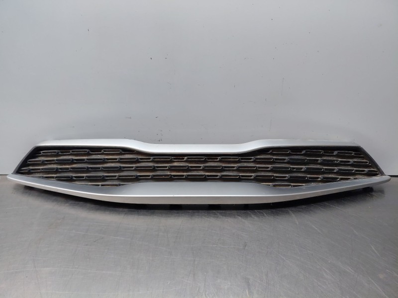 Recambio de rejilla delantera para kia stonic (ybcuv) drive referencia OEM IAM 86350H8400  