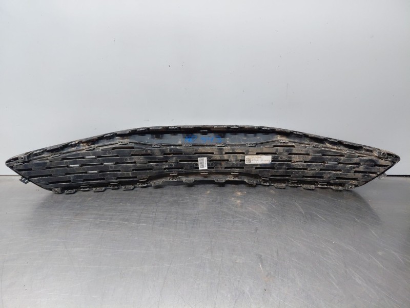 Recambio de rejilla delantera para kia stonic (ybcuv) drive referencia OEM IAM 86350H8400  