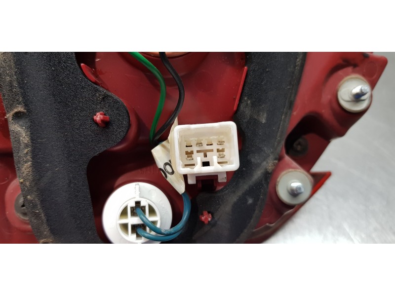 Recambio de piloto trasero derecho interior para kia carens ( ) basic referencia OEM IAM 92404A4500  