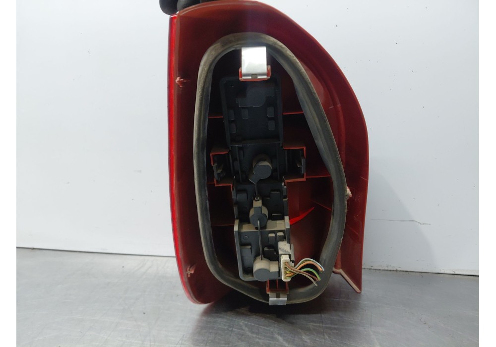 Recambio de piloto trasero derecho para citroën xsara picasso (n68) 1.6 hdi referencia OEM IAM 6351T2 9650005780 