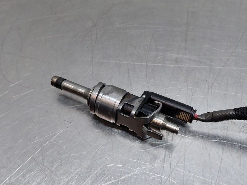 Recambio de inyector para volvo xc60 inscription awd referencia OEM IAM 32140134  