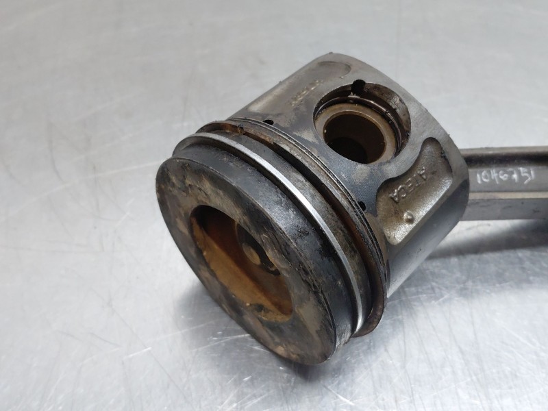 Recambio de biela para ford transit caja cerrada ´06 ft 330 k trend lkw referencia OEM IAM 2096250  