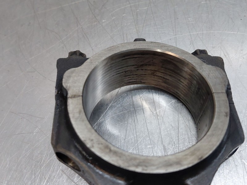 Recambio de biela para ford transit caja cerrada ´06 ft 330 k trend lkw referencia OEM IAM 2096250  
