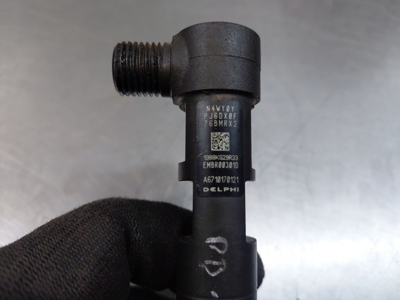 Recambio de inyector para ssangyong rodius xdi referencia OEM IAM 6710170121  