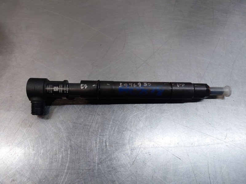 Recambio de inyector para ssangyong rodius xdi referencia OEM IAM 6710170121  