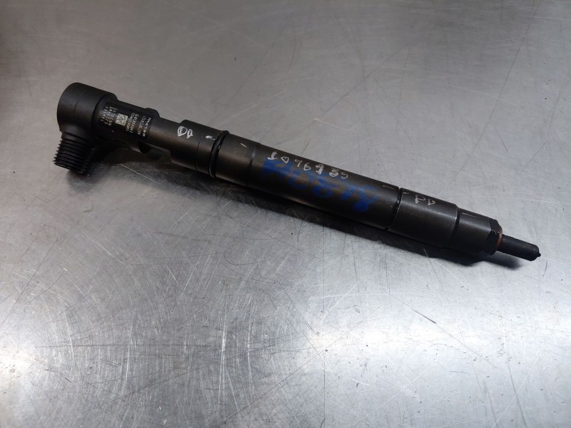 Recambio de inyector para ssangyong rodius xdi referencia OEM IAM 6710170121  