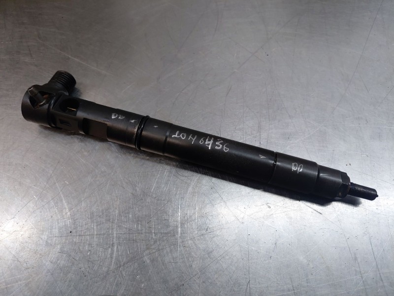 Recambio de inyector para ssangyong rodius xdi referencia OEM IAM 6710170121  