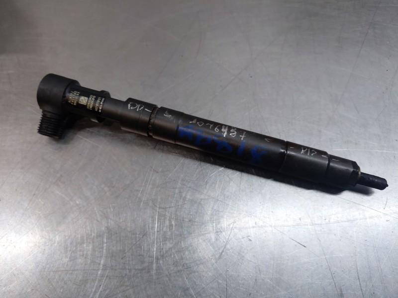 Recambio de inyector para ssangyong rodius xdi referencia OEM IAM 6710170121  