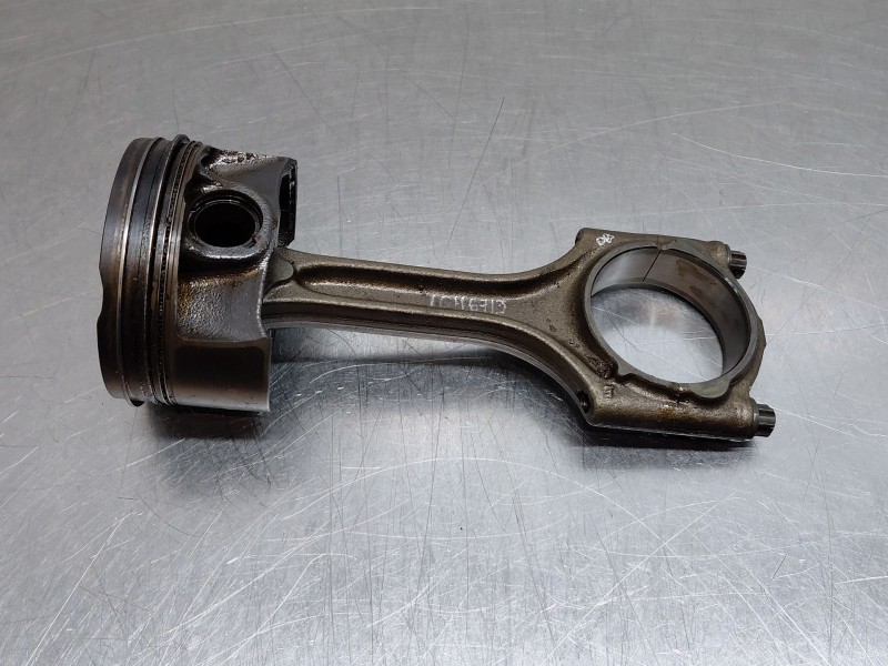 Recambio de biela para volvo xc60 inscription awd referencia OEM IAM 31401957  