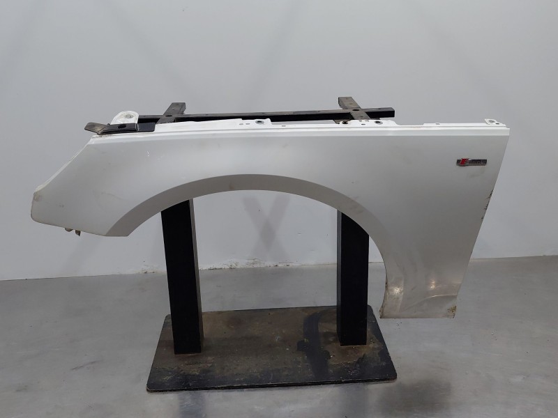 Recambio de aleta delantera izquierda para audi a4 avant (8w5) s line referencia OEM IAM   