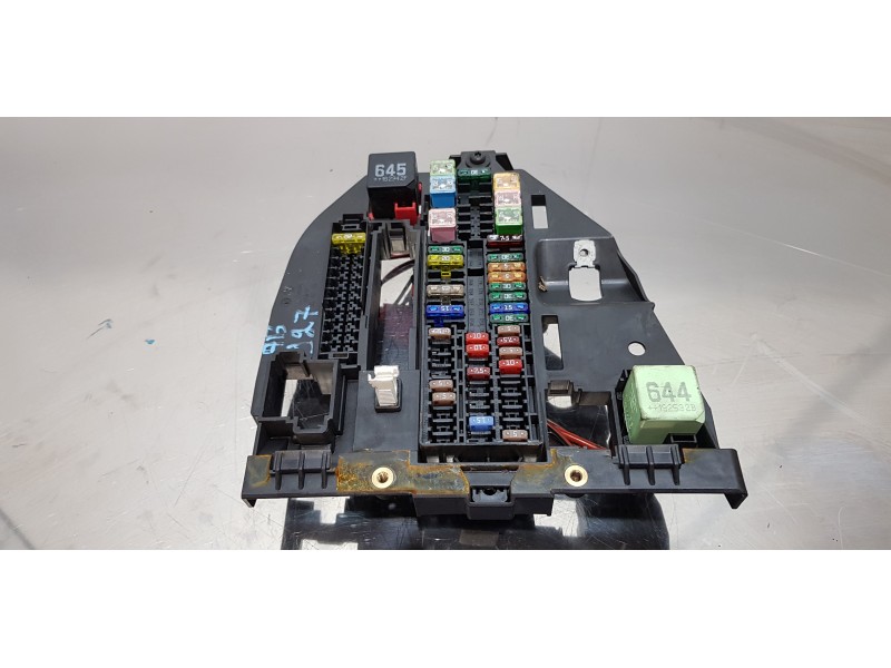 Recambio de caja reles / fusibles para volkswagen t6 transporter furgón referencia OEM IAM 6C1971012  