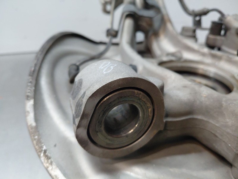 Recambio de mangueta delantera derecha para audi a4 avant (8w5) s line referencia OEM IAM   