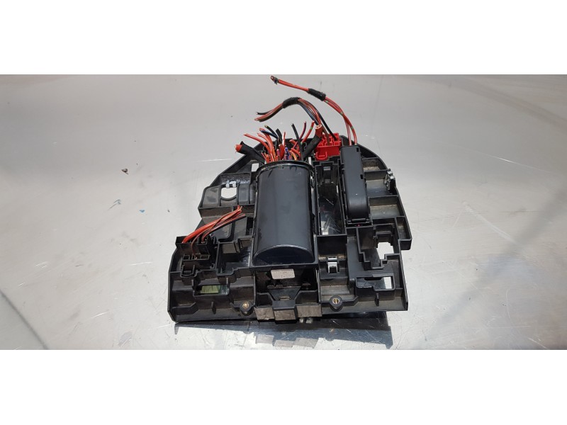 Recambio de caja reles / fusibles para volkswagen t6 transporter furgón referencia OEM IAM 6C1971012  