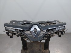 Recambio de rejilla delantera para renault clio iv life referencia OEM IAM 622568611R  