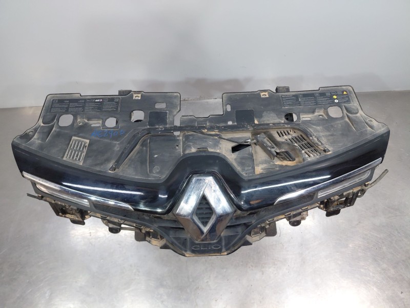 Recambio de rejilla delantera para renault clio iv life referencia OEM IAM 622568611R  