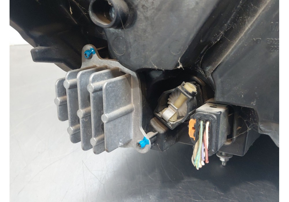 Recambio de faro izquierdo para opel corsa f (p2jo) 1.2 (68) referencia OEM IAM 9829522780  