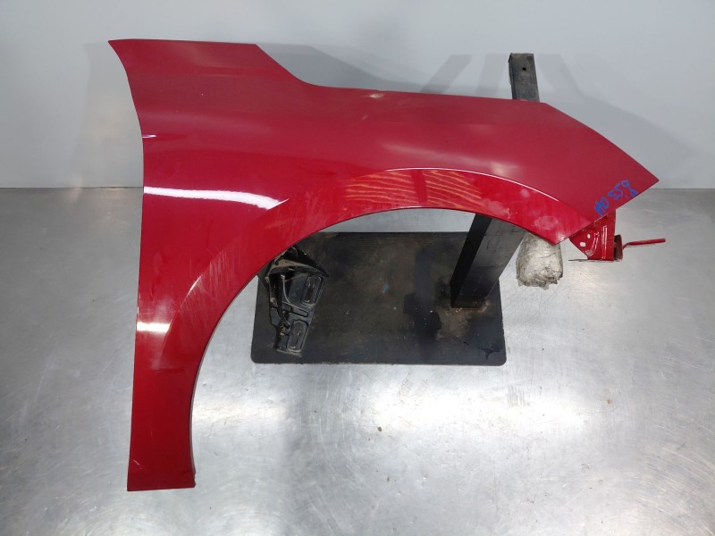 Recambio de aleta delantera derecha para opel corsa f hybrid referencia OEM IAM 9829283180  