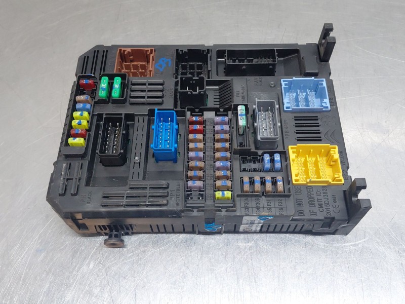 Recambio de caja reles / fusibles para opel corsa f hybrid referencia OEM IAM 9855665280  