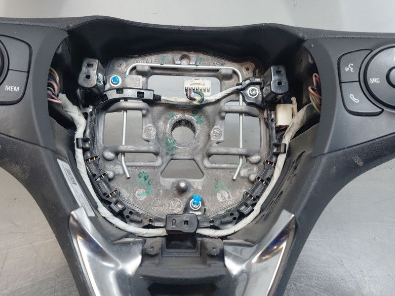 Recambio de volante para opel corsa f (p2jo) 1.2 (68) referencia OEM IAM 98305810ZD  