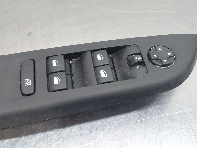 Recambio de mando elevalunas delantero izquierdo para opel corsa f hybrid referencia OEM IAM 98421760ZD  
