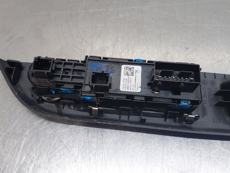 Recambio de mando elevalunas delantero izquierdo para opel corsa f hybrid referencia OEM IAM 98421760ZD  
