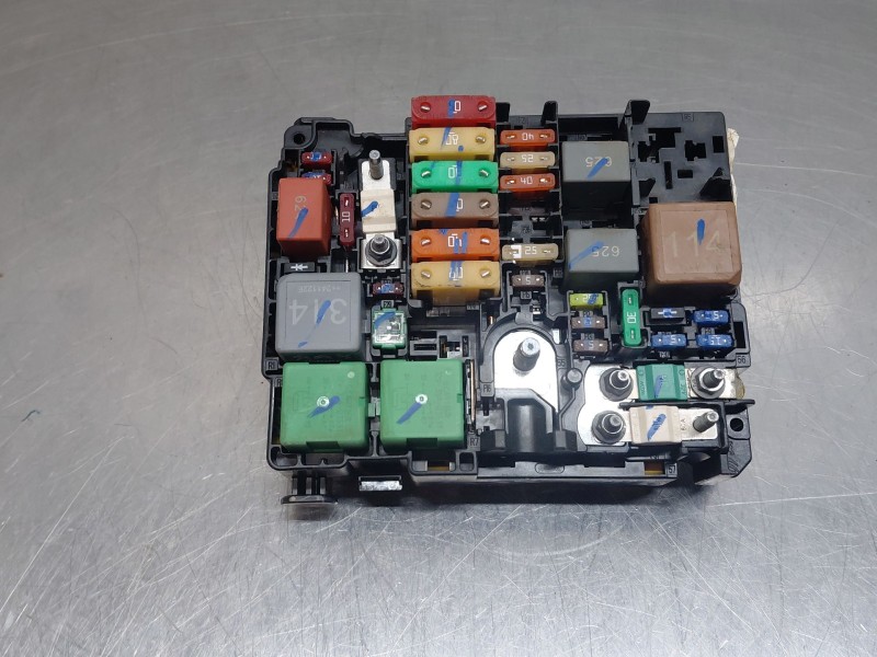 Recambio de caja reles / fusibles para opel corsa f hybrid referencia OEM IAM 9804848180  