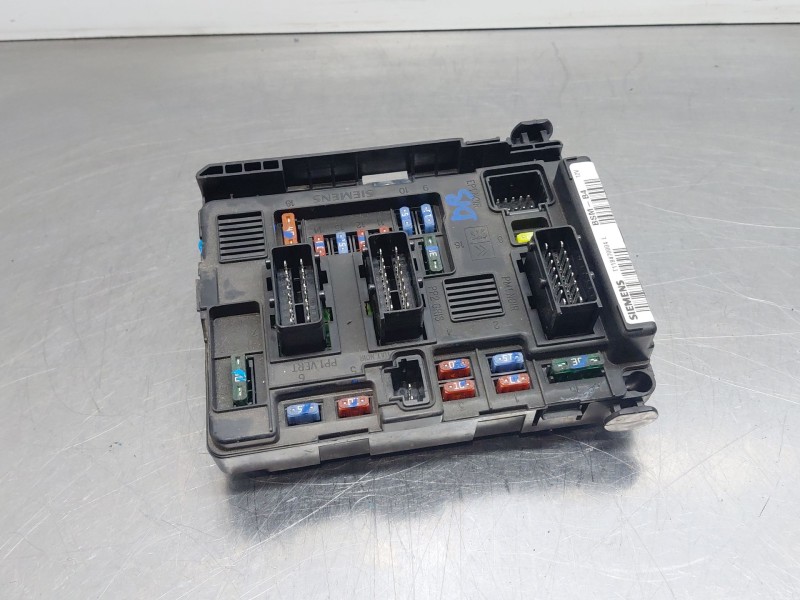 Recambio de caja reles / fusibles para citroën c3 i (fc_, fn_) 1.4 hdi referencia OEM IAM 9650618380  