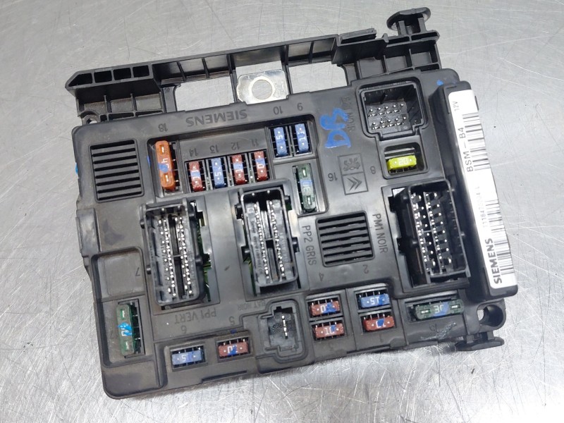 Recambio de caja reles / fusibles para citroën c3 i (fc_, fn_) 1.4 hdi referencia OEM IAM 9650618380  