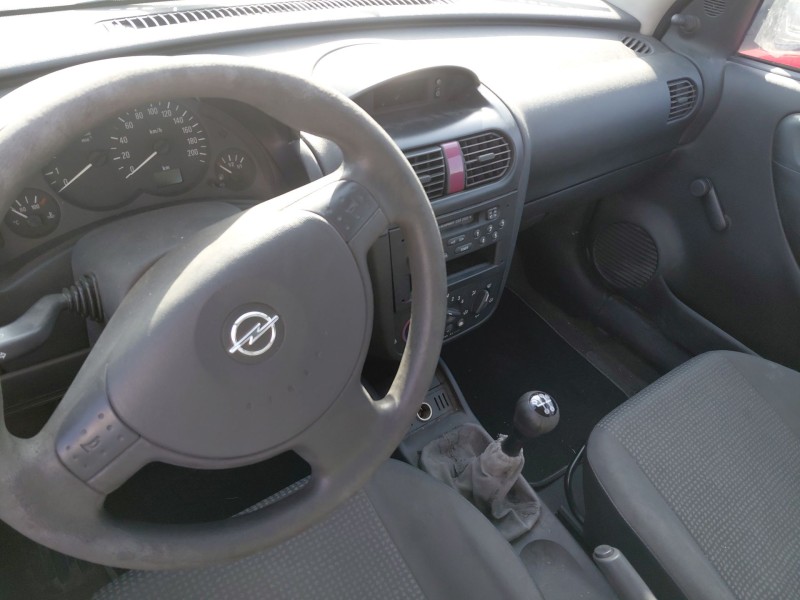 opel corsa c (x01) del año 2002