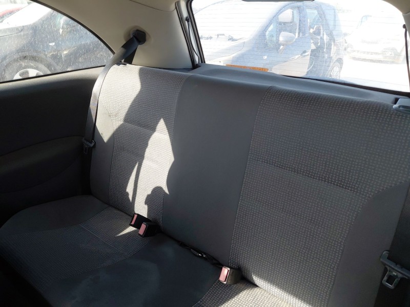 opel corsa c (x01) del año 2002