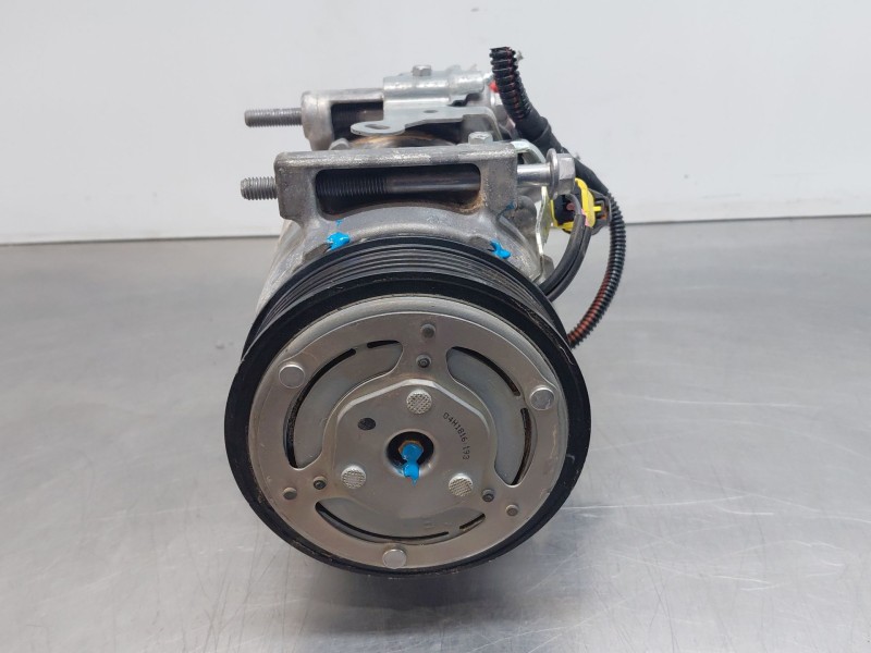 Recambio de alternador para opel corsa f hybrid referencia OEM IAM 9859576280  