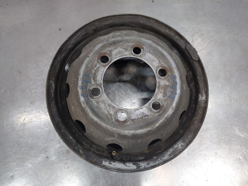 Recambio de llanta para nissan nt400 cabstar (f24m) 35.14, 45.14 referencia OEM IAM   
