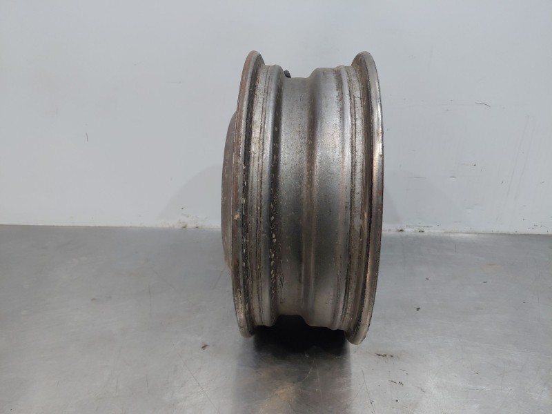 Recambio de llanta para nissan nt400 cabstar (f24m) 35.14, 45.14 referencia OEM IAM   