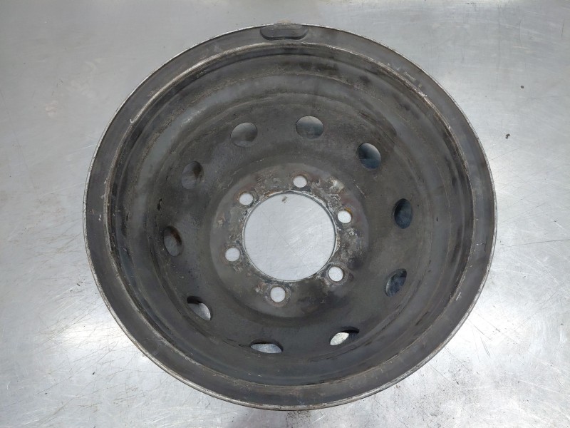 Recambio de llanta para nissan nt400 cabstar (f24m) 35.14, 45.14 referencia OEM IAM   