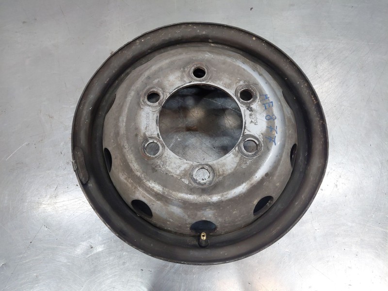 Recambio de llanta para nissan nt400 cabstar (f24m) 35.14, 45.14 referencia OEM IAM   