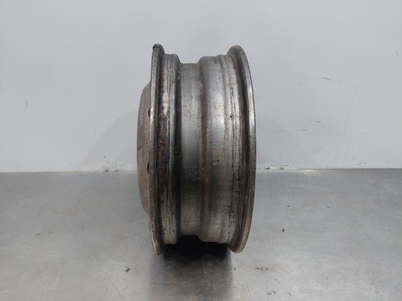 Recambio de llanta para nissan nt400 cabstar (f24m) 35.14, 45.14 referencia OEM IAM   