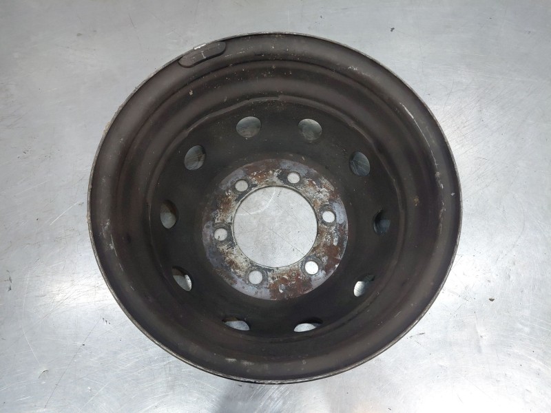 Recambio de llanta para nissan nt400 cabstar (f24m) 35.14, 45.14 referencia OEM IAM   