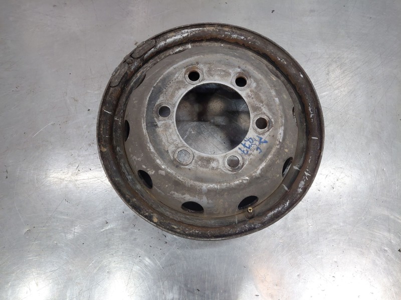 Recambio de llanta para nissan nt400 cabstar (f24m) 35.14, 45.14 referencia OEM IAM   