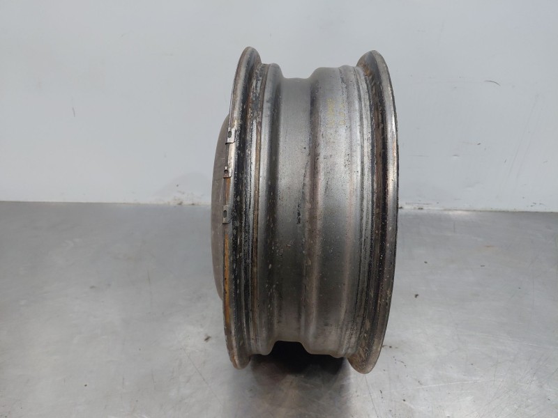 Recambio de llanta para nissan nt400 cabstar (f24m) 35.14, 45.14 referencia OEM IAM   