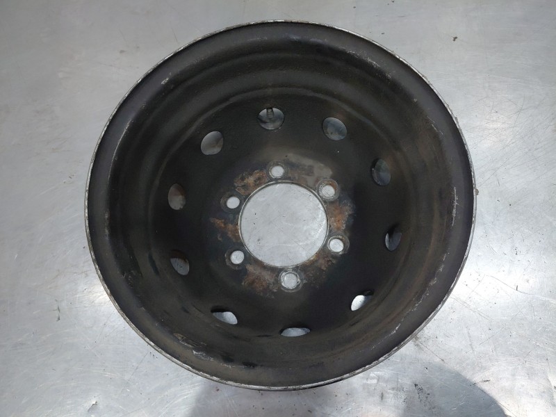 Recambio de llanta para nissan nt400 cabstar (f24m) 35.14, 45.14 referencia OEM IAM   