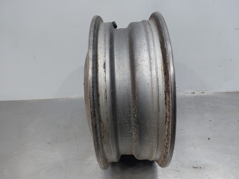 Recambio de llanta para nissan nt400 cabstar (f24m) 35.14, 45.14 referencia OEM IAM   