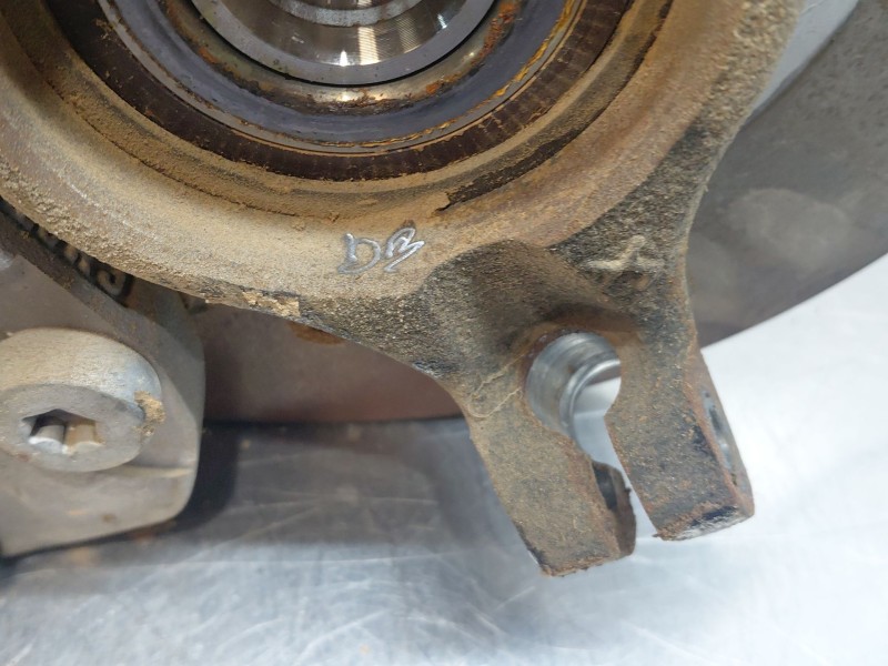 Recambio de mangueta delantera derecha para opel corsa f hybrid referencia OEM IAM 9826877980  
