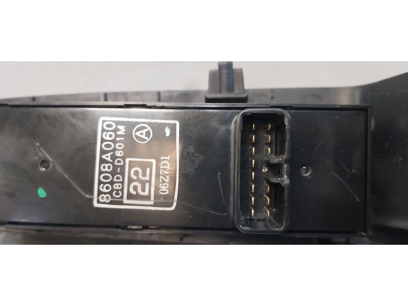 Recambio de mando elevalunas delantero izquierdo para citroen c-crosser exclusive referencia OEM IAM 8608A060   Recambio de mando elevalunas delantero izquierdo para citroen c-crosser exclusive referencia OEM IAM 8608A060