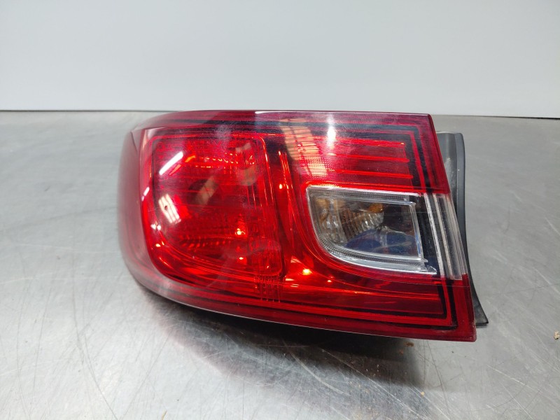 Recambio de piloto trasero izquierdo para renault clio iv life referencia OEM IAM   