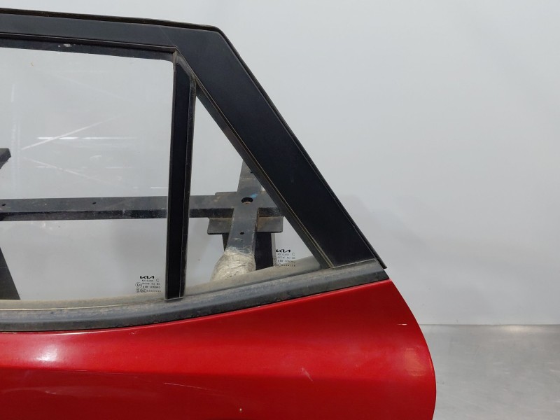Recambio de puerta trasera izquierda para kia stonic (ybcuv) drive referencia OEM IAM 77003H8400  