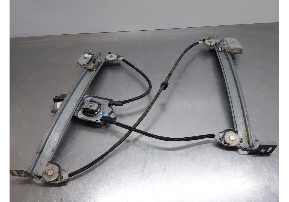 Recambio de elevalunas delantero izquierdo para renault megane ii coupé-cabriolet (em0/1_) 1.6 16v referencia OEM IAM   