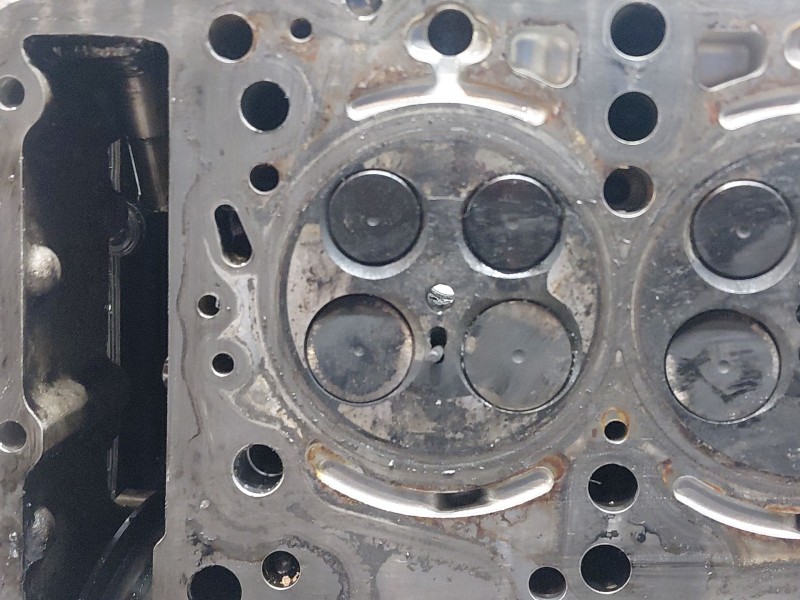 Recambio de culata para mercedes-benz clase gla (w156) 200 d referencia OEM IAM A6510108318  