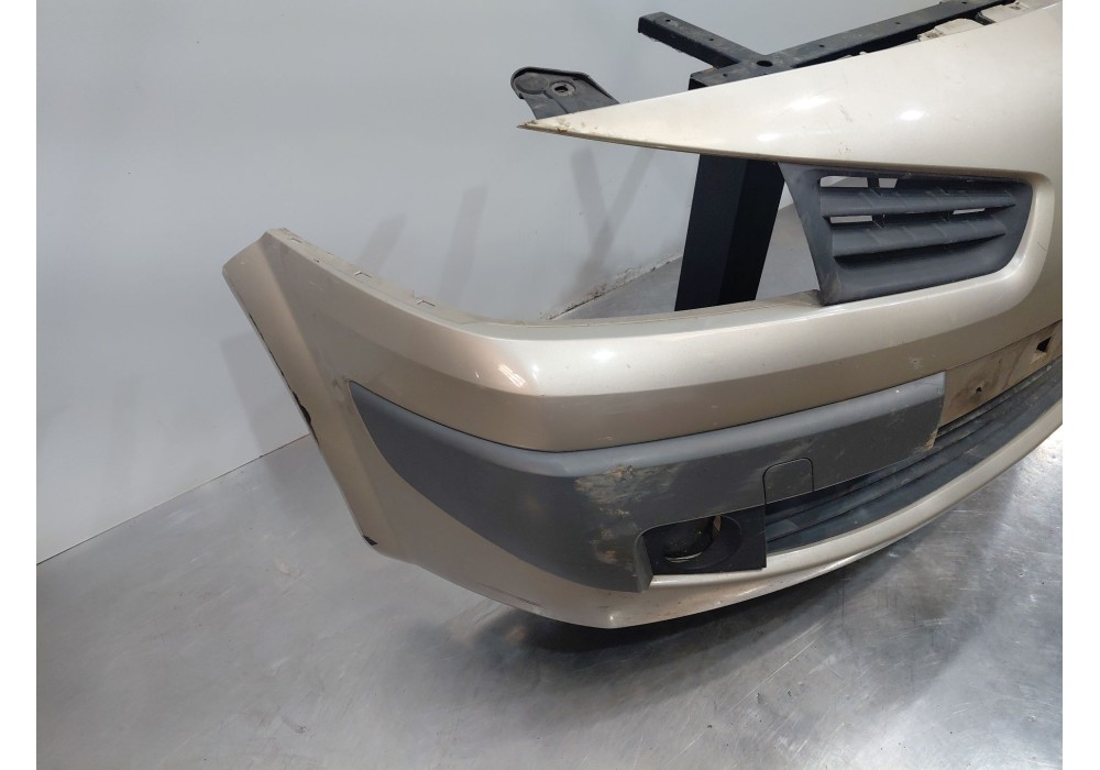 Recambio de paragolpes delantero para renault megane ii coupé-cabriolet (em0/1_) 1.6 16v referencia OEM IAM 7701478857  