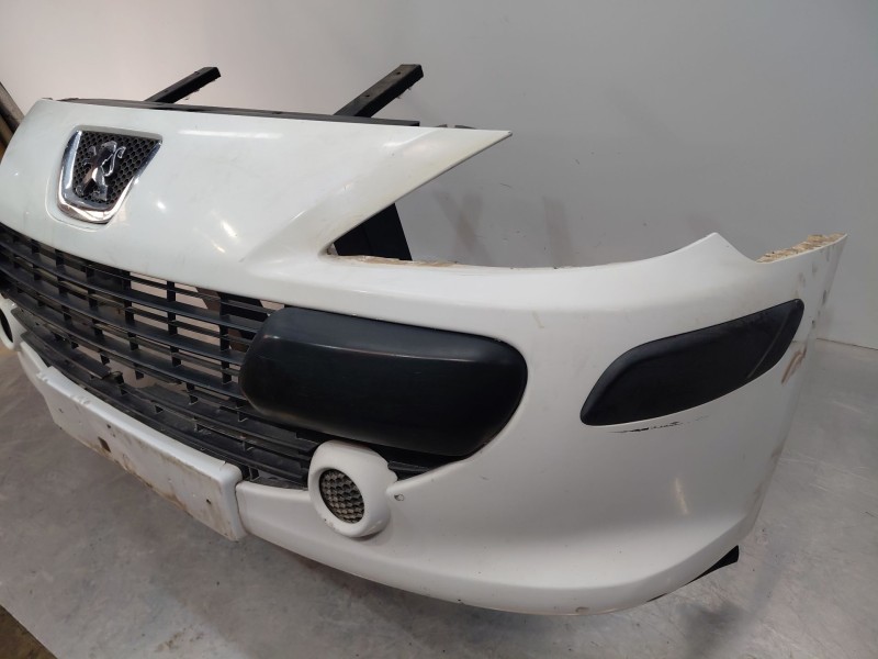 Recambio de paragolpes delantero para peugeot 307 sw (3h) 1.6 hdi 90 referencia OEM IAM   